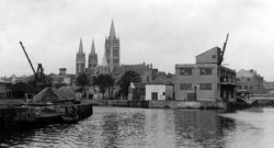 Mid 20th Century picture of the port